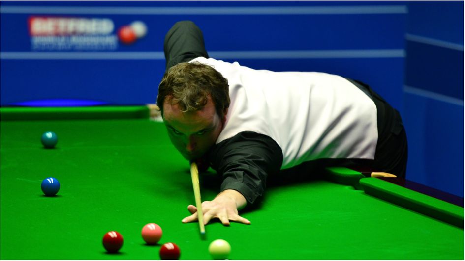 Snooker player Sam Baird in action