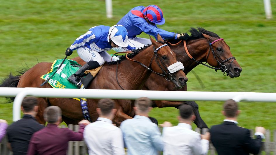 James Doyle completes a double on Dubai Honour (far side)