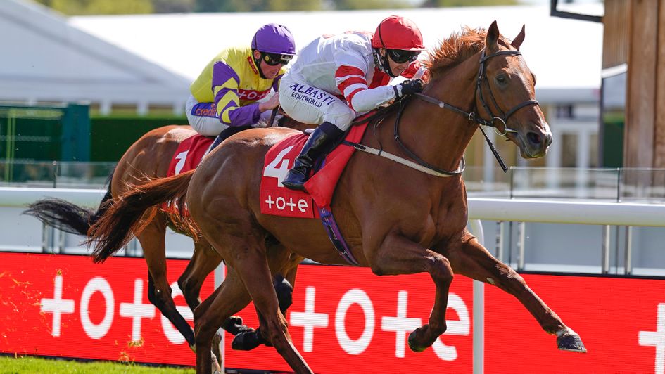 Showalong wins at Chester