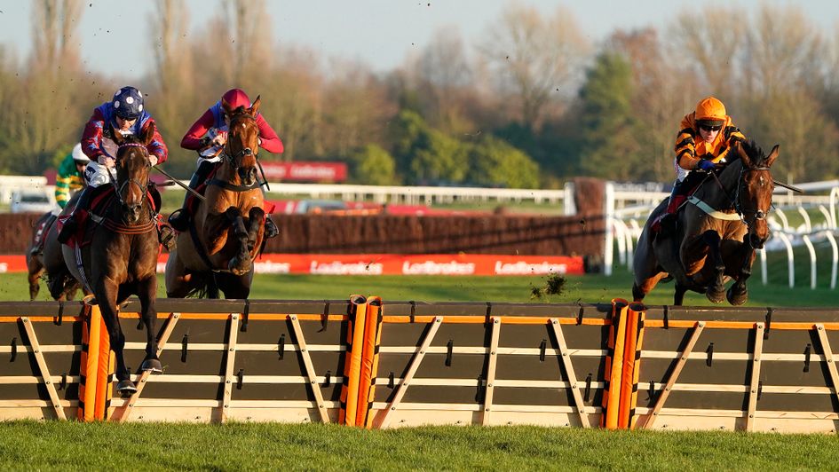 Paisley Park and Thistlecrack duel at Newbury