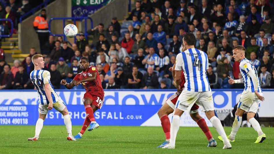 Ivan Cavaleiro scores Fulham's winner against Huddersfield