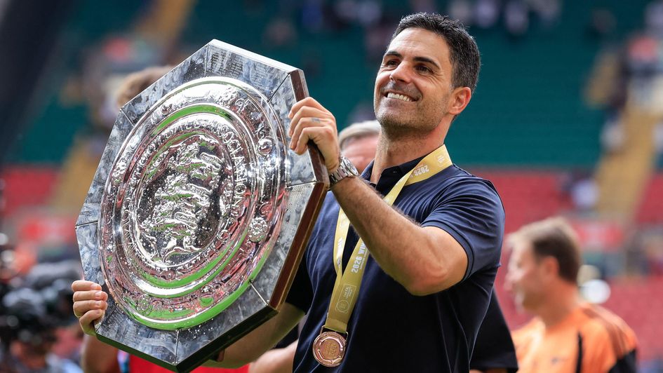 Arsenal manager Mikel Arteta with the Community Shield