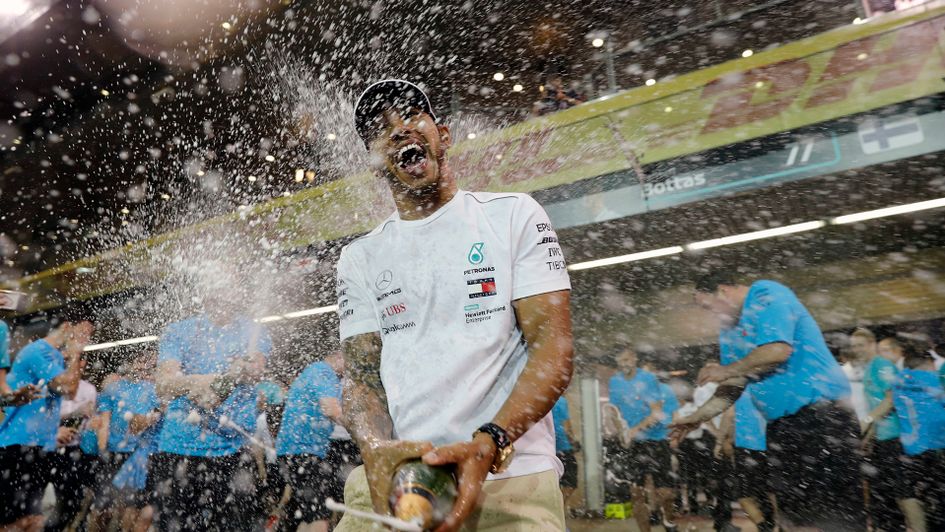 Lewis Hamilton ends the F1 season in style