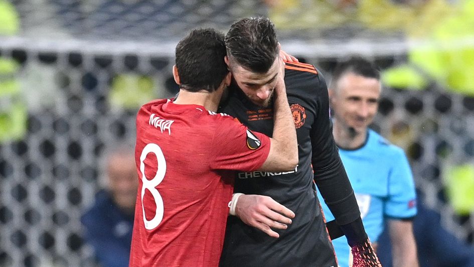Juan Mata consoles David de Gea after penalty miss