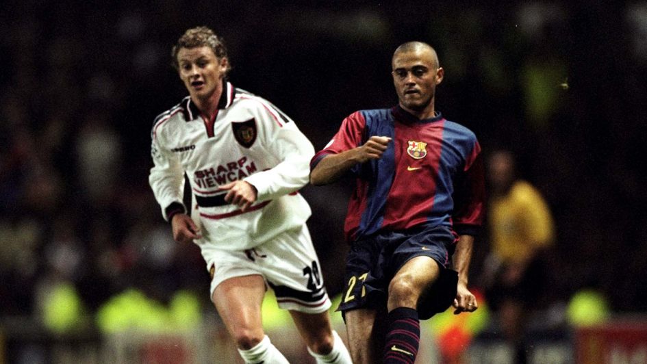 Ole Gunnar Solskjaer and Luis Enrique in Man Utd v Barcelona in September 1998