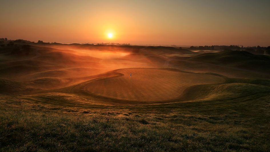 Relaxing rounds of golf for Wenger instead?
