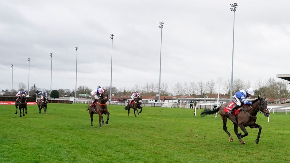 Frodon on his way to winning the King George VI Chase