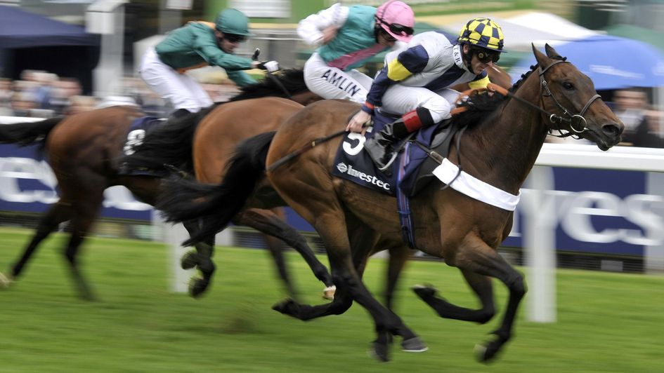 Mac Love wins at Epsom on Oaks daya