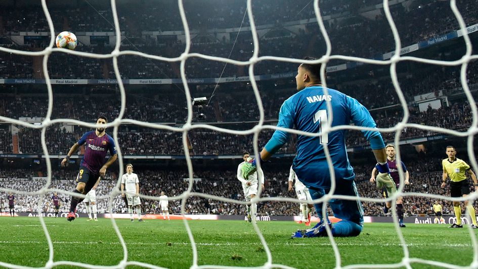 Luis Suarez scores Panenka-style penalty against Real Madrid