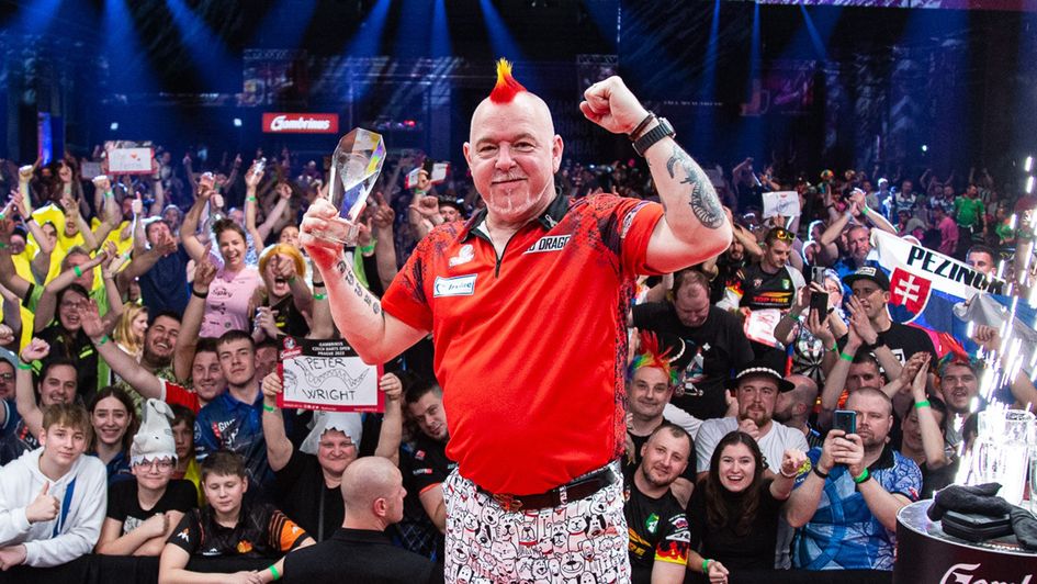 Peter Wright and Dave Chisnall (Picture: Jonas Hunold/PDC Europe)