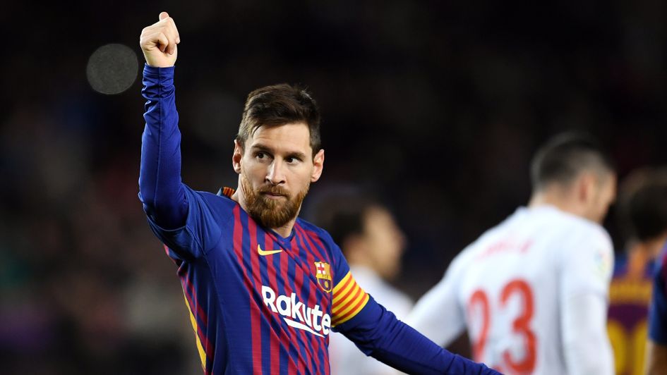Lionel Messi celebrates his 400th La Liga goal
