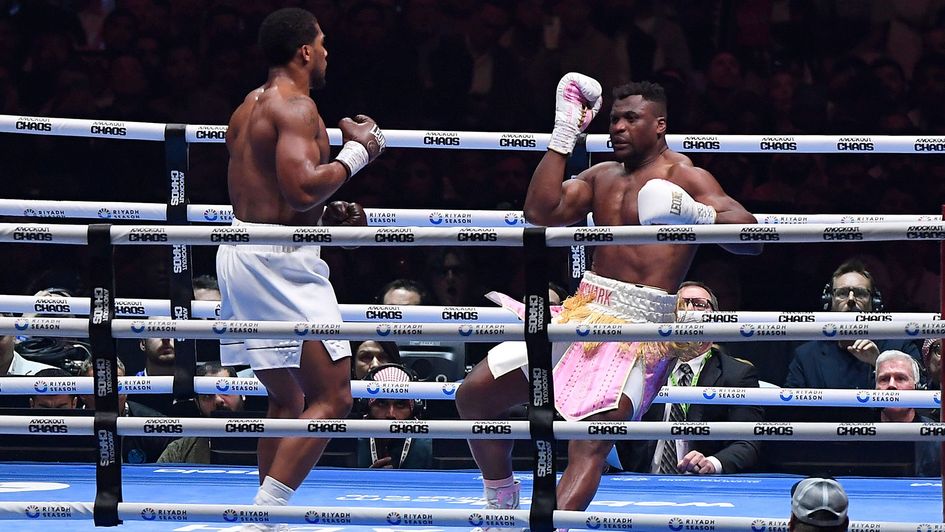 Anthony Joshua floors Francis Ngannou