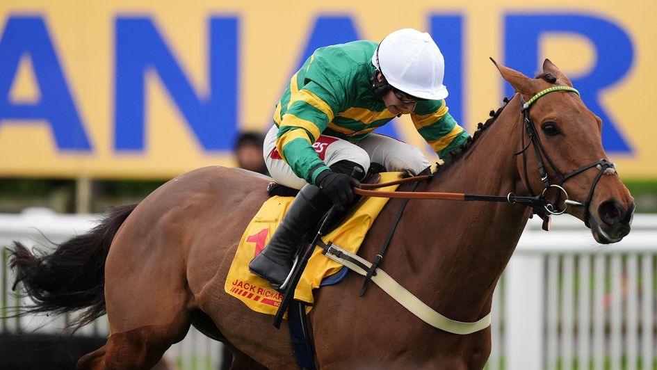 Meetmebythesea and Ben Jones power up the Cheltenham hill