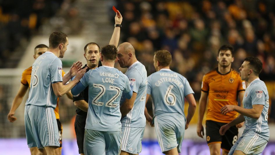 Lee Cattermole is dismissed as Sunderland draw 0-0 at Wolves