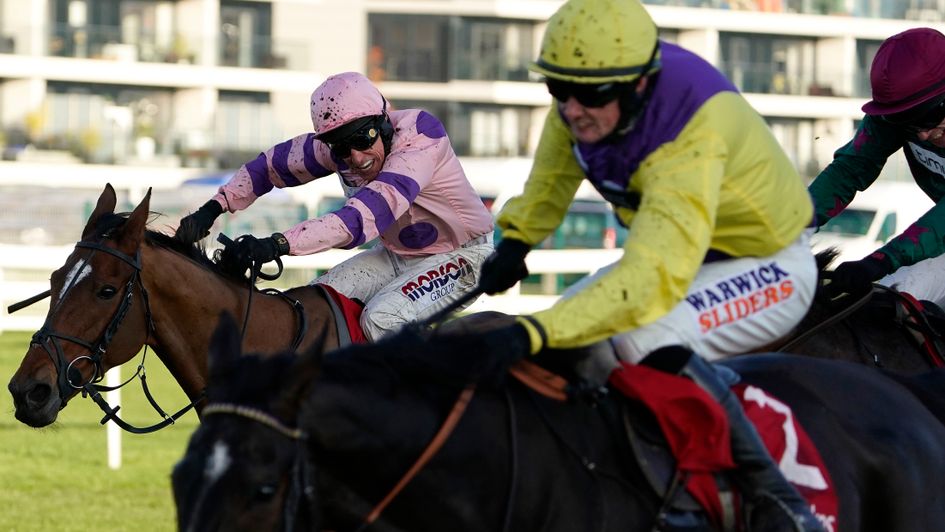 Old Grangewood charges past Kalashnikov