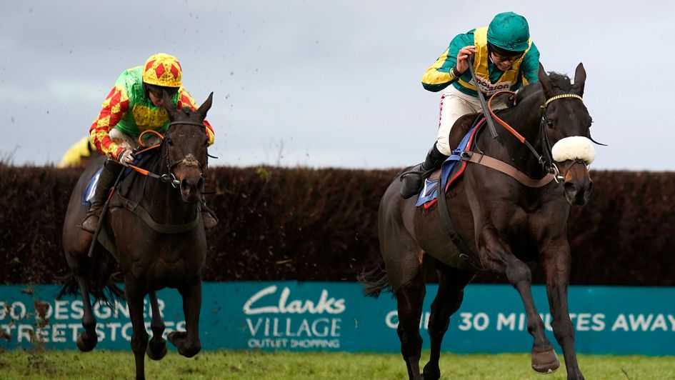 Present Man wins at Wincanton in the Badger Ales Trophy