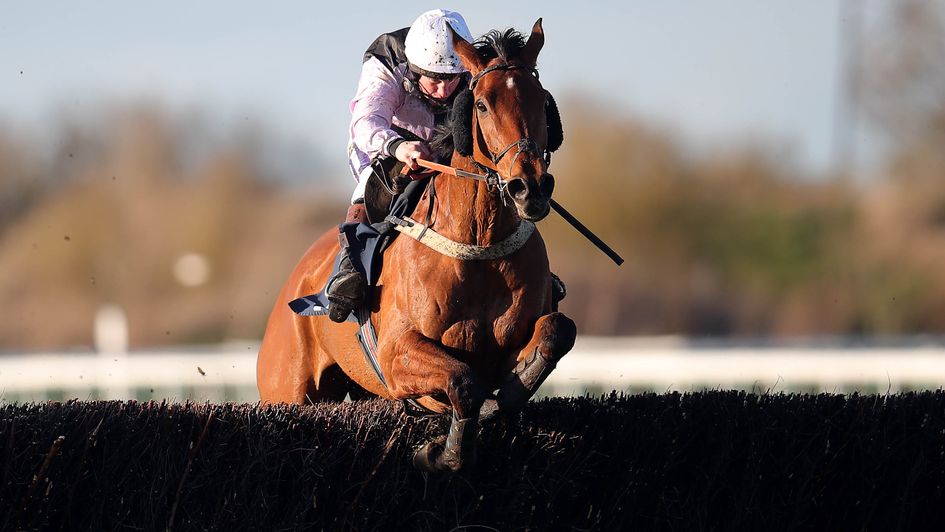 Dorking Lad wins at Huntingdon