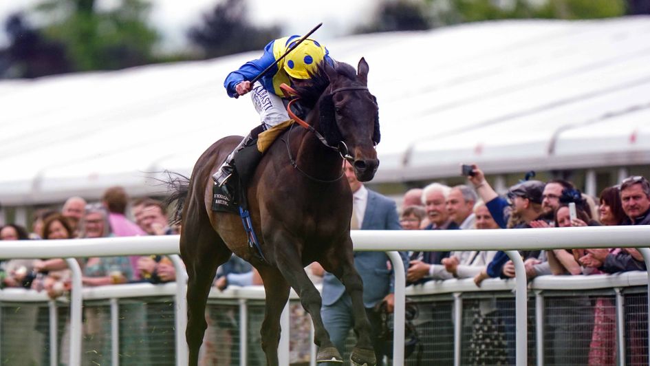 Solid Stone storms clear under Ryan Moore