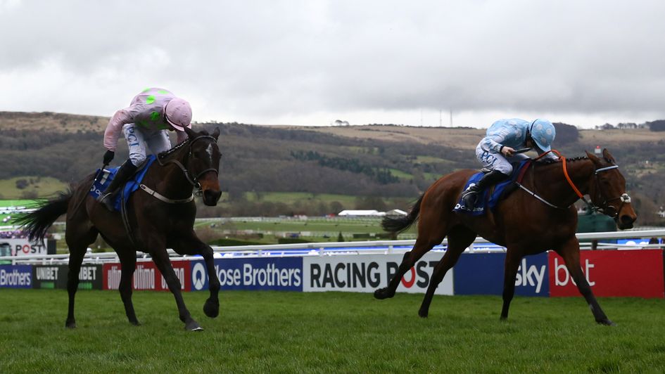 Honeysuckle edges out Benie Des Dieux in an epic