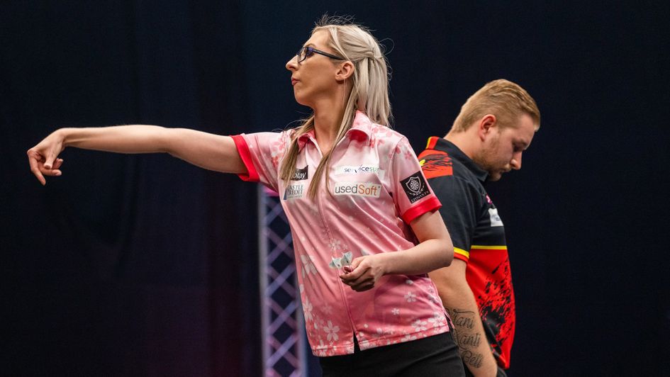 Fallon Sherrock in action against Dimitri Van den Bergh (Picture: Mikal Schlosser/PDC)