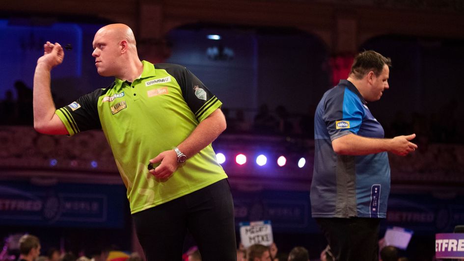 Michael van Gerwen in action (Picture: Lawrence Lustig/PDC)
