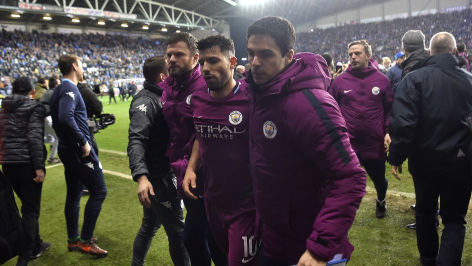 Sergio Aguero leaves the field and Manchester City exit the FA Cup