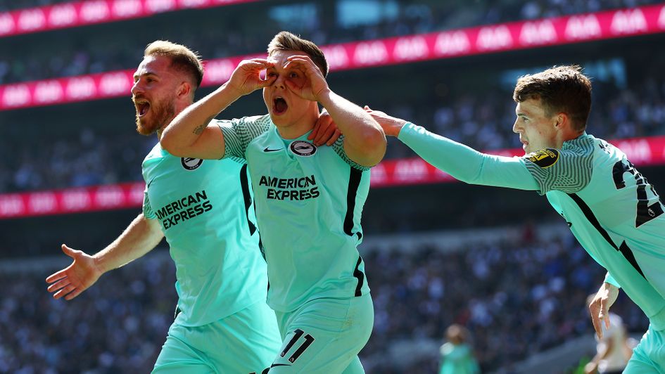 Leandro Trossard celebrates his late winner against Tottenham