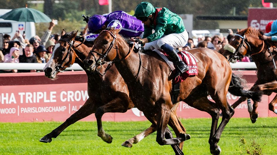 Daryz beats Minnie Hauk by a head