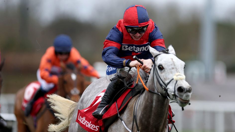 Hold The Serve goes clear at Kempton