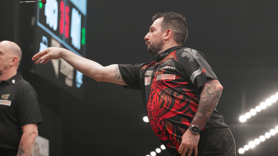 Jonny Clayton escaped after a major scare (Kais Bodensieck/PDC Europe)