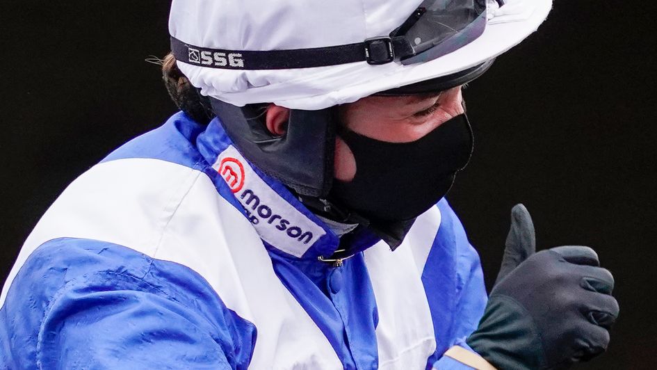 Thumbs up from Bryony Frost on Frodon