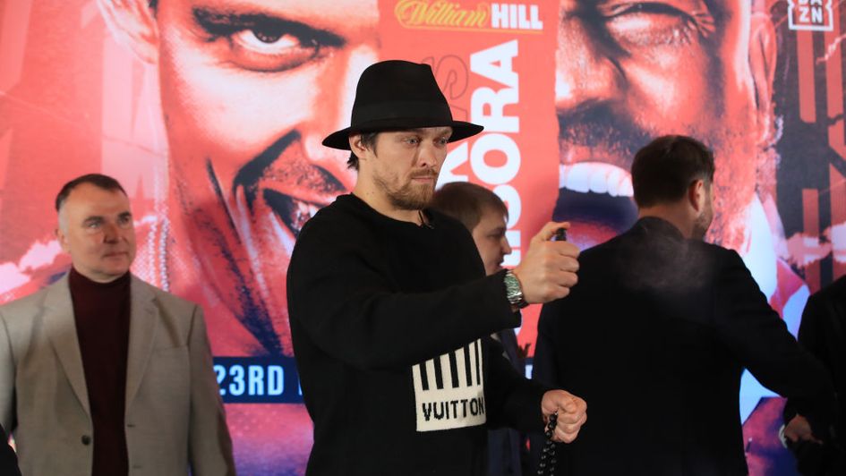 Oleksandr Usyk is preparing to face Dereck Chisora