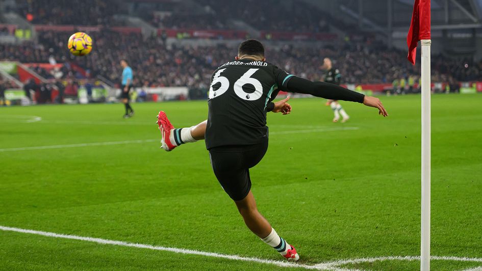 Trent Alexander-Arnold takes a corner