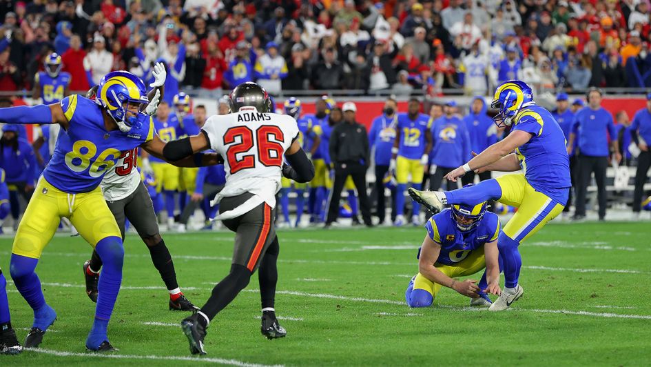 Matt Gay of the Los Angeles Rams kicks the game-winning field goal in the last second against the Tampa Bay Buccaneers