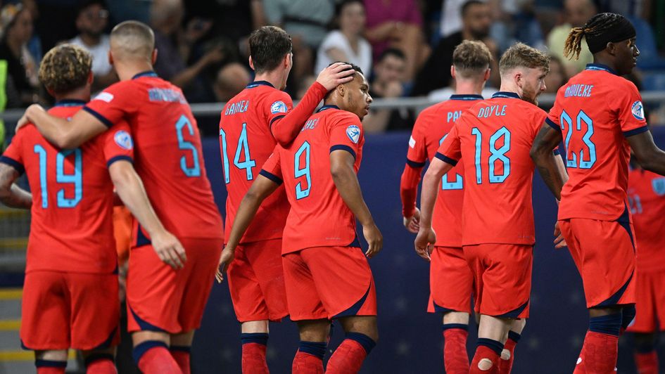England u21s celebrate Cameron Archer's goal