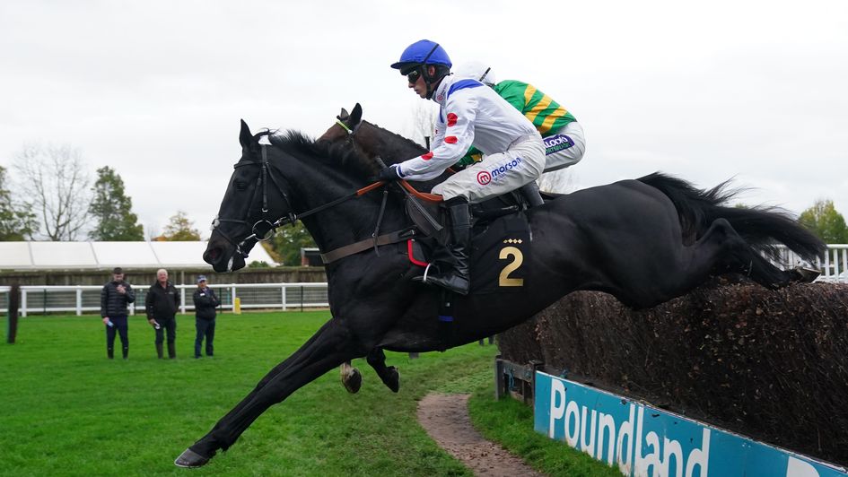 Monmiral jumps alongside Jonbon