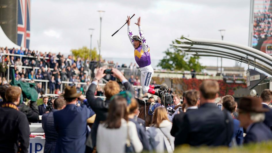 Dettori jumps for joy off Kinross