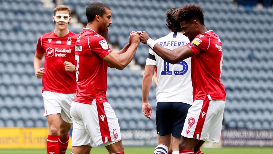 Nottingham Forest celebrate Lewis Grabban's goal against Preston