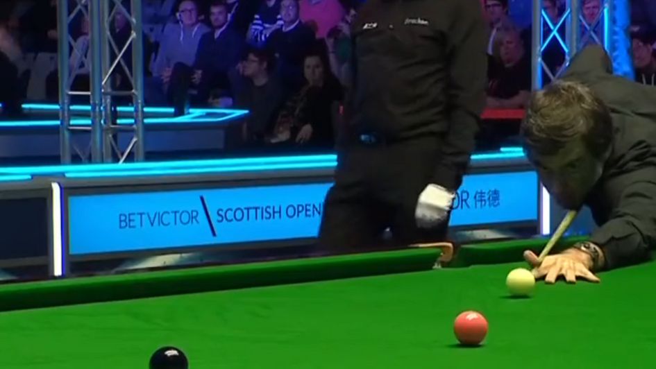 Ronnie O'Sullivan completes a record-breaking century (Eurosport/WST)