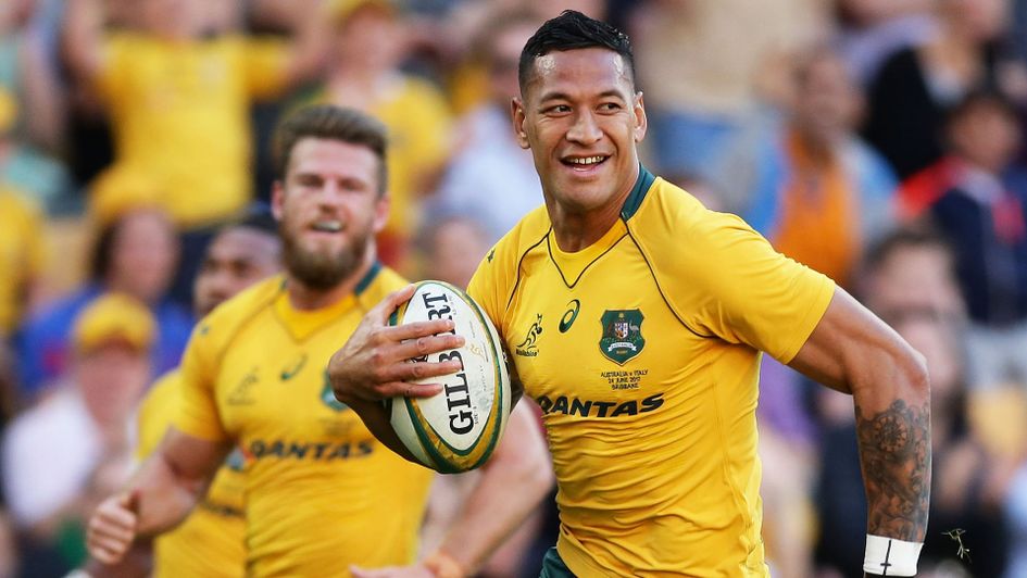 Israel Folau goes in for an Australia try