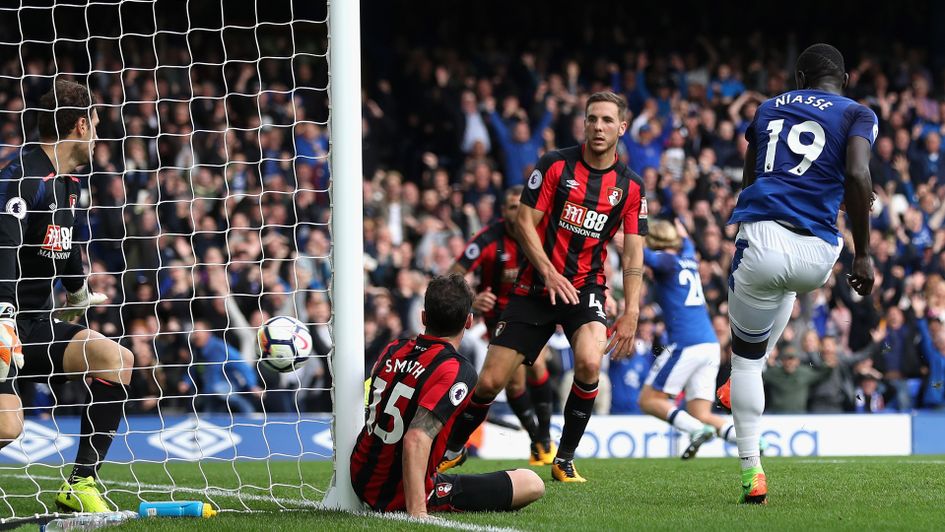 Oumar Niasse scores Everton's winner