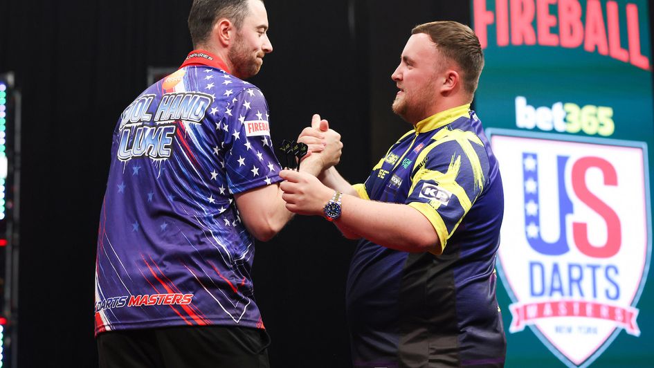 Humphries and Littler embrace (Tom Horak/PDC)