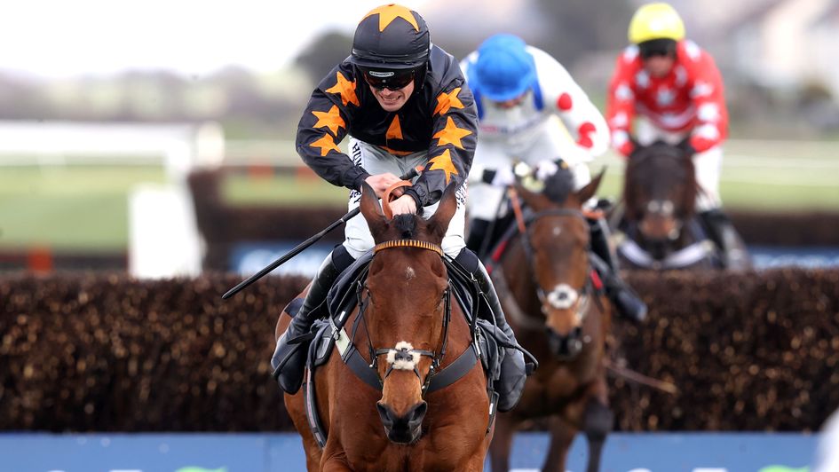 Do Your Job wins at Ayr