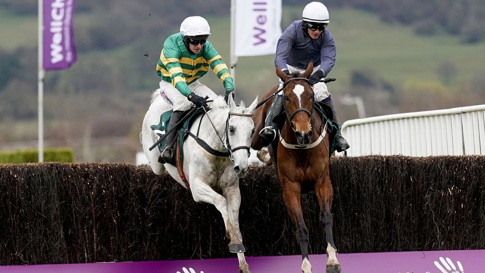 Colreevy (right) gets the better of Elimay