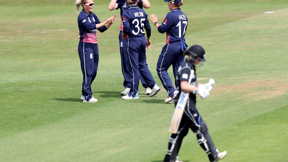 England women beat New Zealand