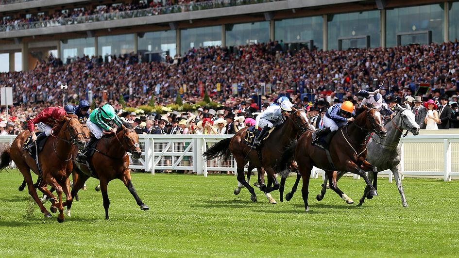 Lightning Spear (left) goes close in the Queen Anne