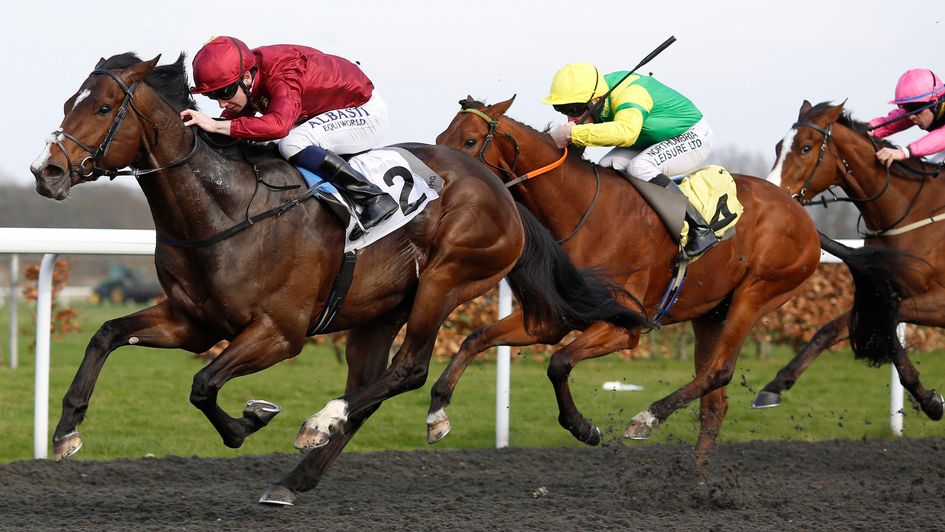 Kings Shield surges clear at Kempton