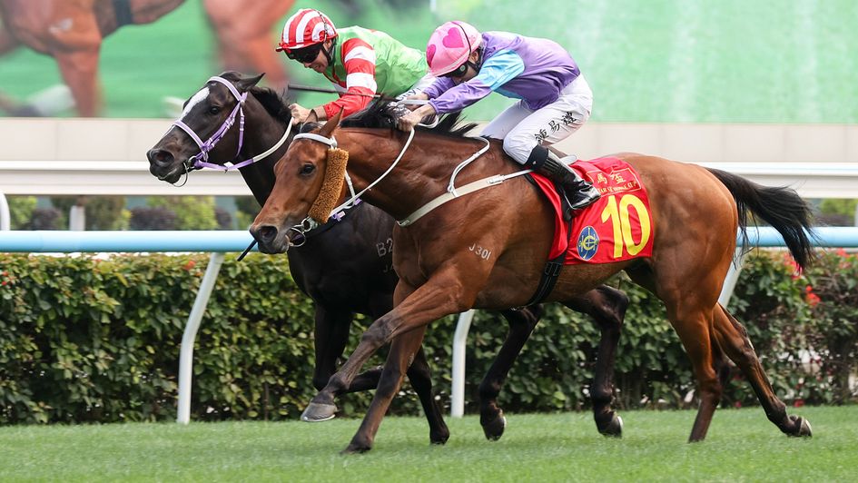 Stunning Peach and Angus Chung (near side) shine at Sha Tin