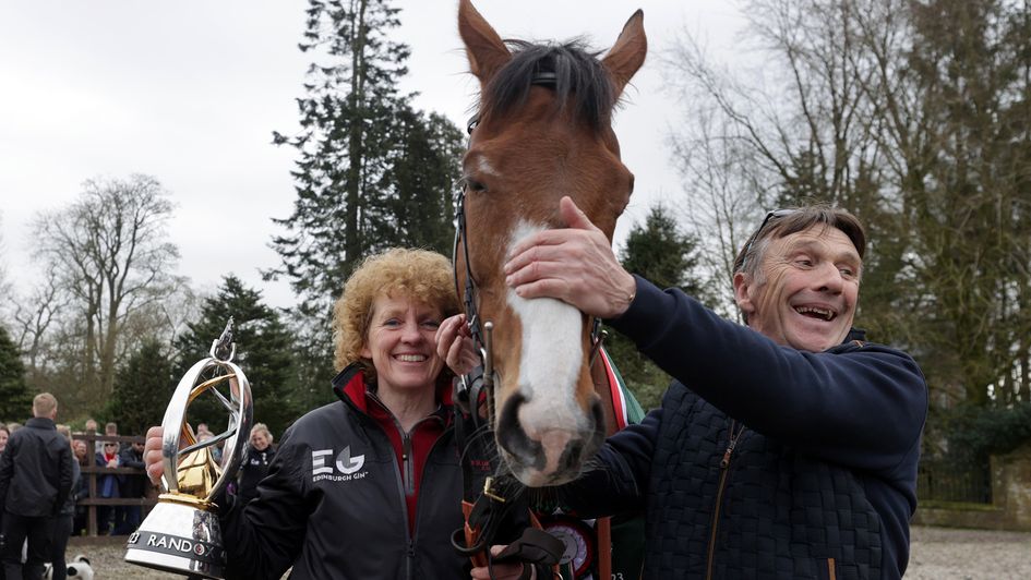 Lucinda Russel (left) with Peter Scudamore and Corach Rambler