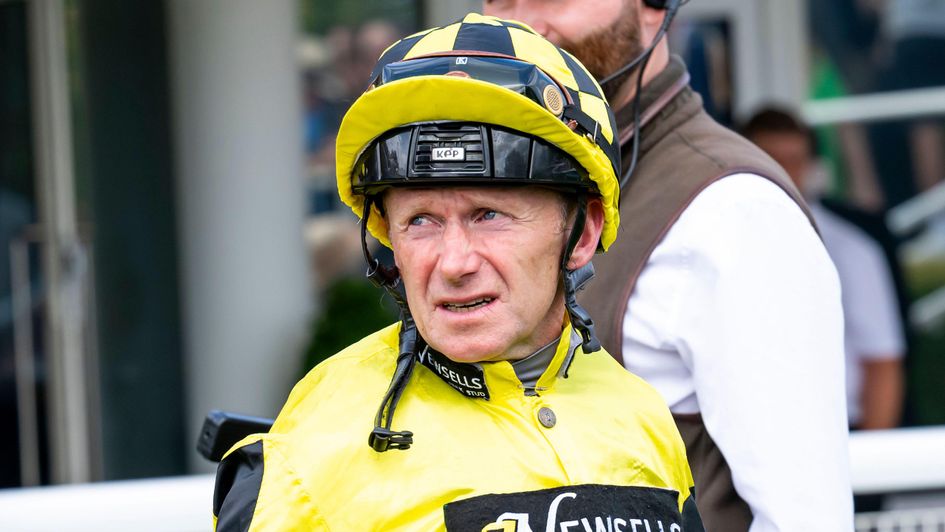 Joe Fanning - shone on Suit Francaise